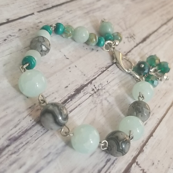 Cracked aqua, grey, green, silver beaded bracelet - Picture 6 of 8